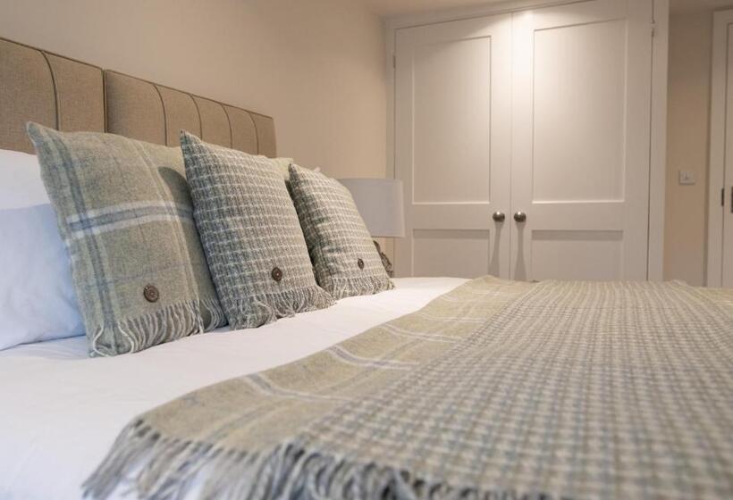 Номер Superior Вид на Сад, The Three Horseshoes