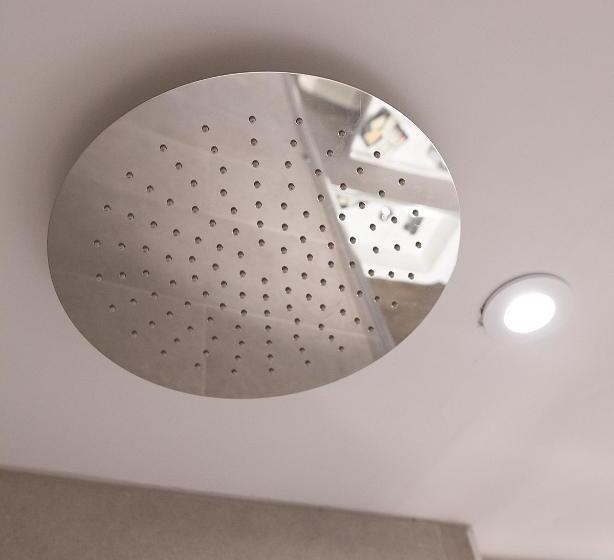 Номер Стандарт, The Three Horseshoes