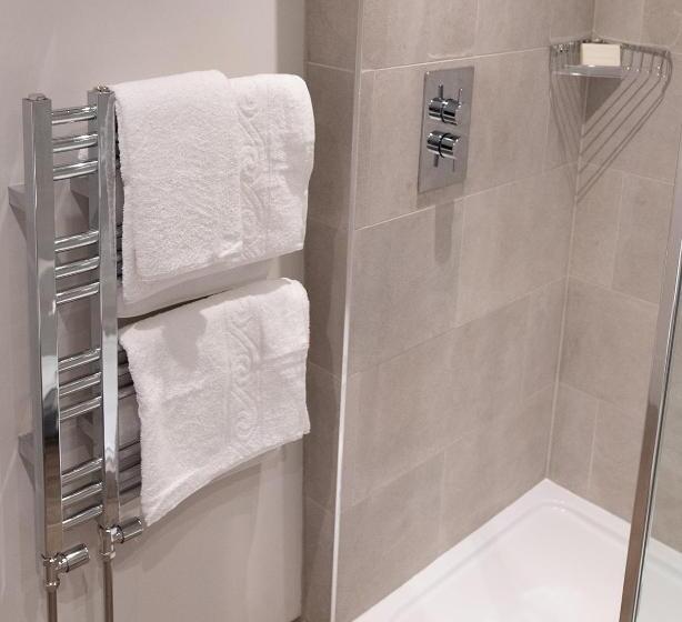 Номер Стандарт, The Three Horseshoes