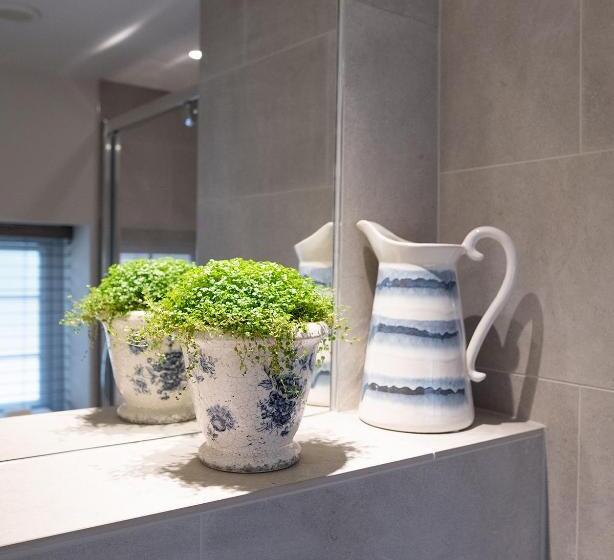 Номер Superior Вид на Сад, The Three Horseshoes