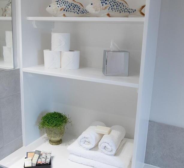 Номер Deluxe, The Three Horseshoes