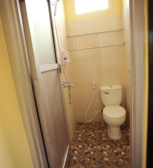 Quarto Familiar, Grya Pyramyt