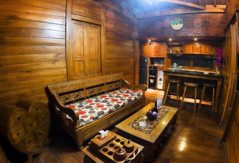 带大床的套房, Joglo Jawa Jepara