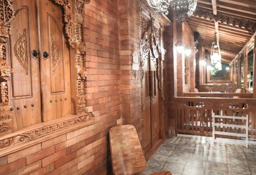 带露台的标准工作室, Joglo Jawa Jepara