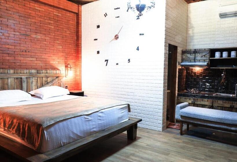 带露台的标准工作室, Joglo Jawa Jepara