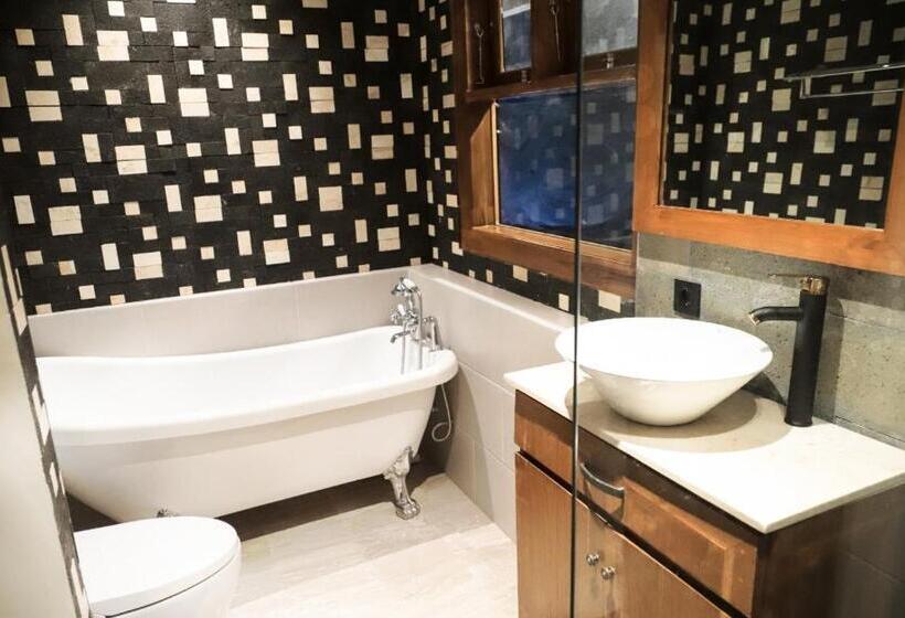 小型套房带阳台, Joglo Jawa Jepara