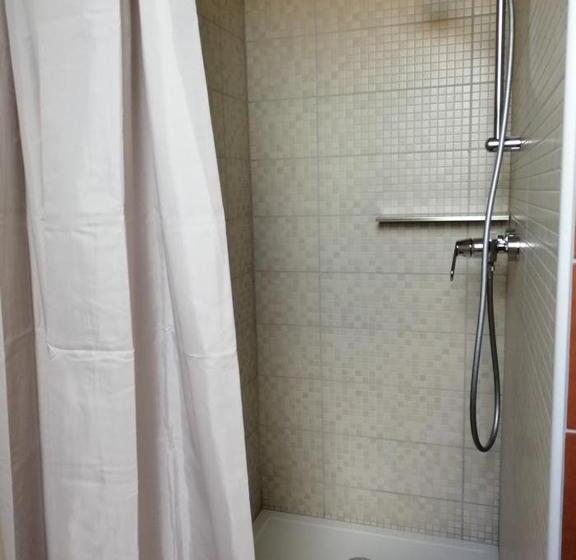 标准间, La Grange à Outeaux