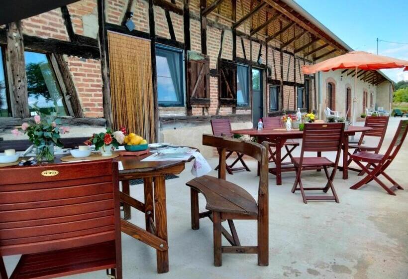 三人经典房间, La Grange à Outeaux