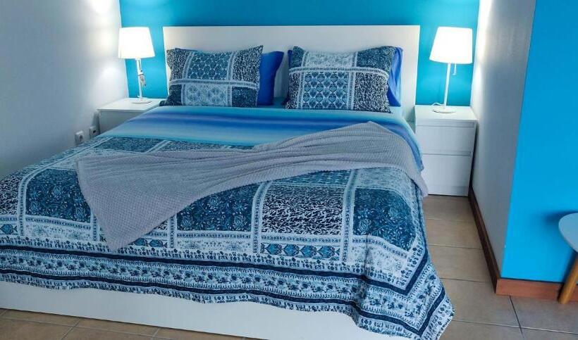 سوییت با چشمانداز دریا, Rainbow Guest House