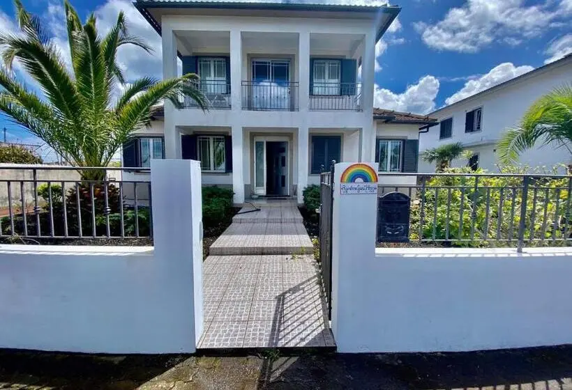 キングサイズベッドのスタンダードルーム, Rainbow Guest House