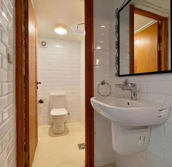 Comfort Kolmen Hengen Huone, Apartments Lexpert  Riad The Family