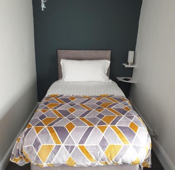 豪华单人间, Carpenters Arms