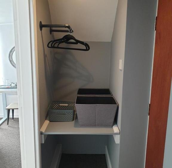 デラックスルーム, Carpenters Arms