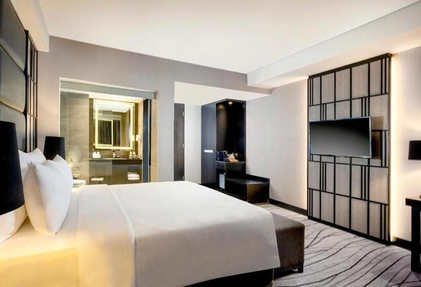 غرفة تنفيذية, Grand Swiss Belhotel Darmo