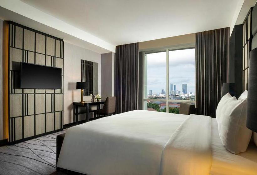 غرفة تنفيذية, Grand Swiss Belhotel Darmo