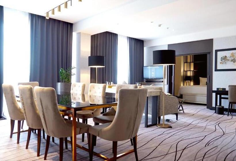 سوییت, Grand Swiss Belhotel Darmo