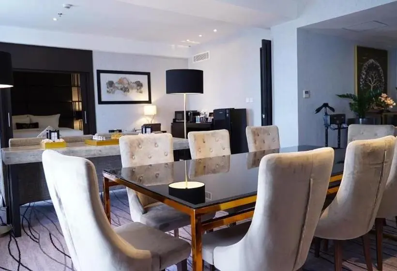 سوییت, Grand Swiss Belhotel Darmo