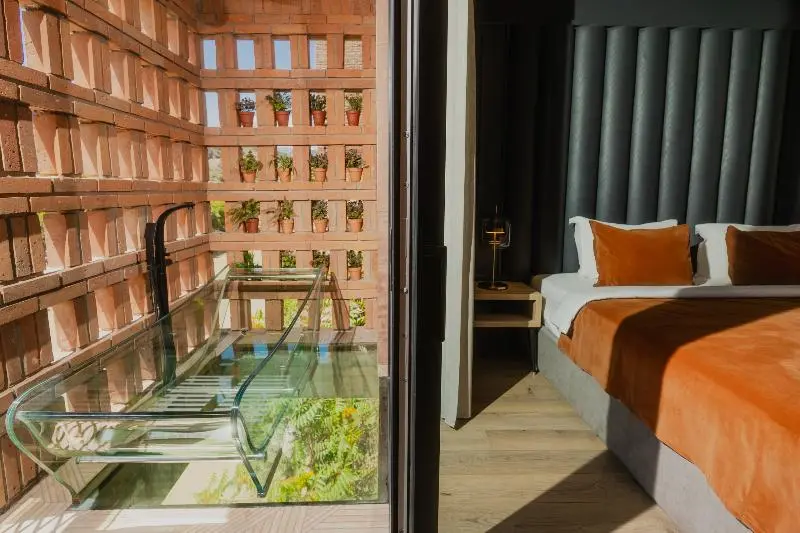 اتاق لوکس, Grand Swiss Belhotel Darmo
