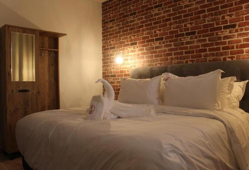 デラックスルーム, Wow