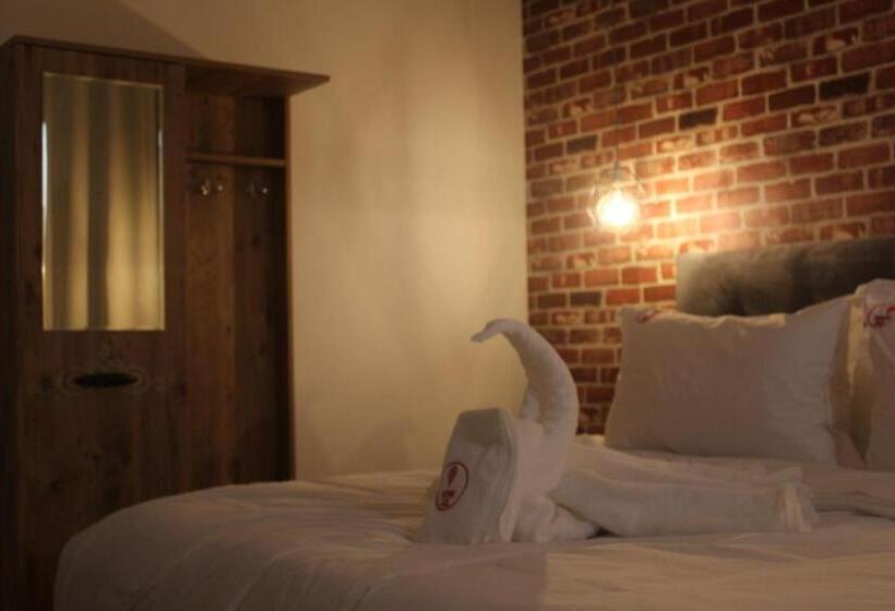 デラックスルーム, Wow