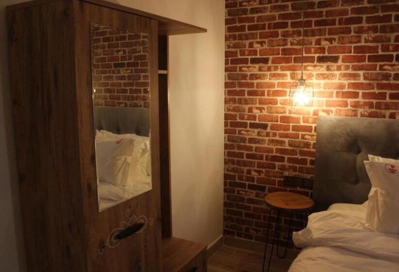 デラックスルーム, Wow