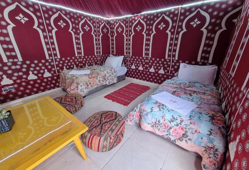 Standard Tent, Wow