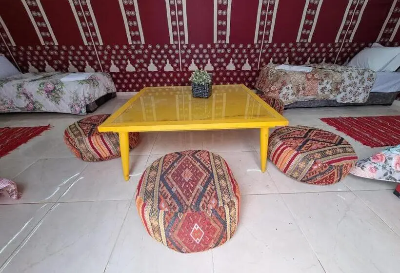 Standard Tent, Wow