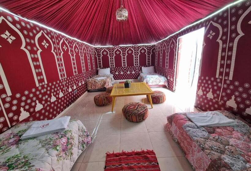 Standard Tent, Wow
