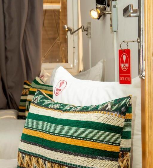 Cama em Quarto Compartilhado, Wow