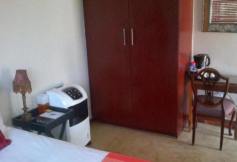 スタンダードルーム, Monacco Guest House