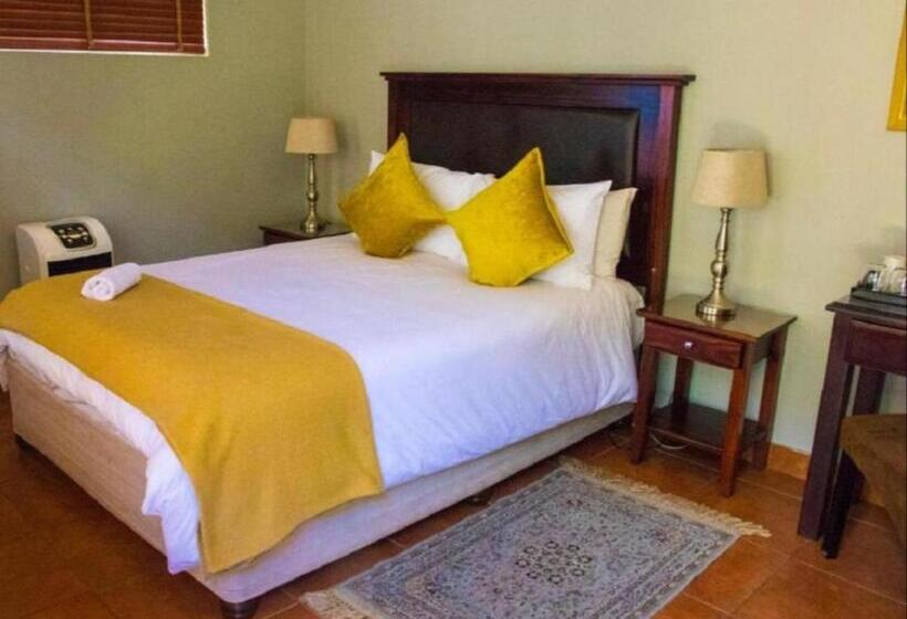 スタンダードルーム, Monacco Guest House