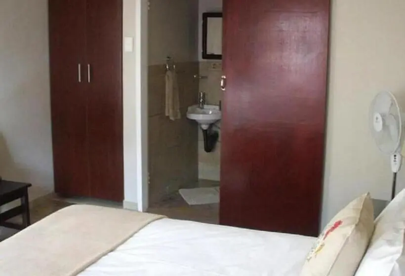 Standard Yhden Hengen Huone, Monacco Guest House