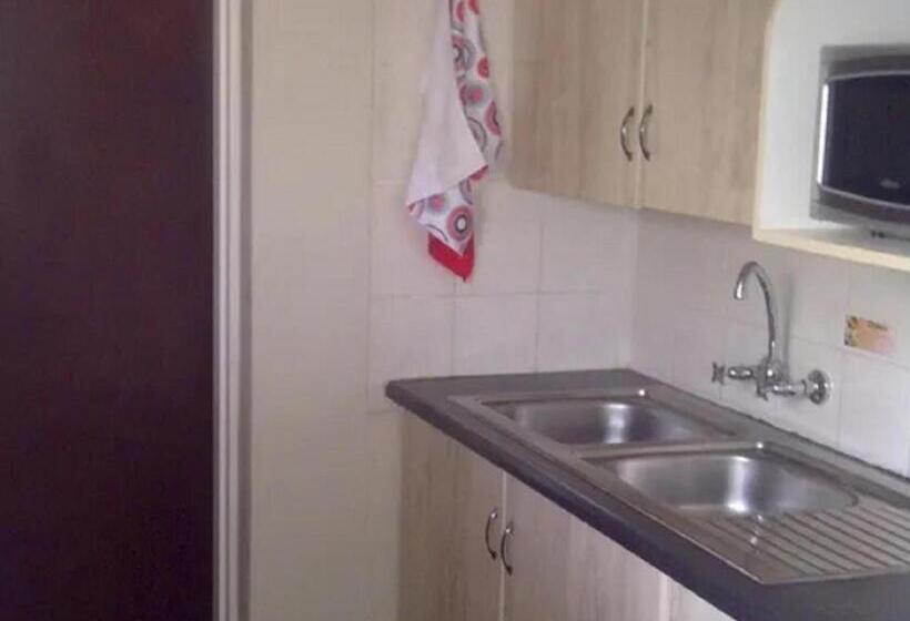 デラックスルーム, Monacco Guest House