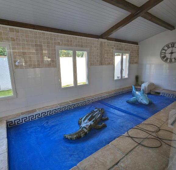 فيلا غرفة نوم واحدة مع مسبح, La Villa De Fleury