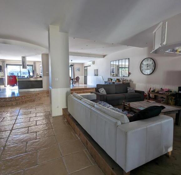 فيلا غرفة نوم واحدة مع مسبح, La Villa De Fleury