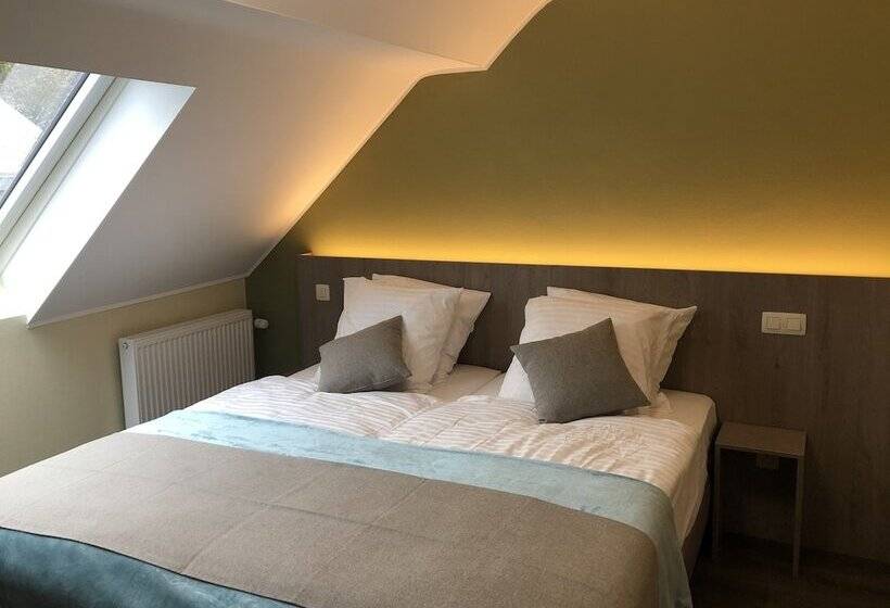 غرفة كومفورت, Des Postes