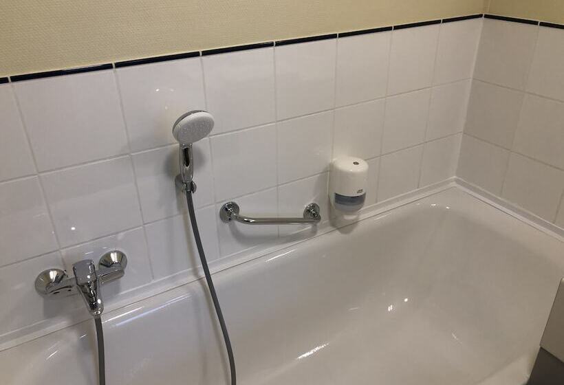 غرفة كومفورت, Des Postes