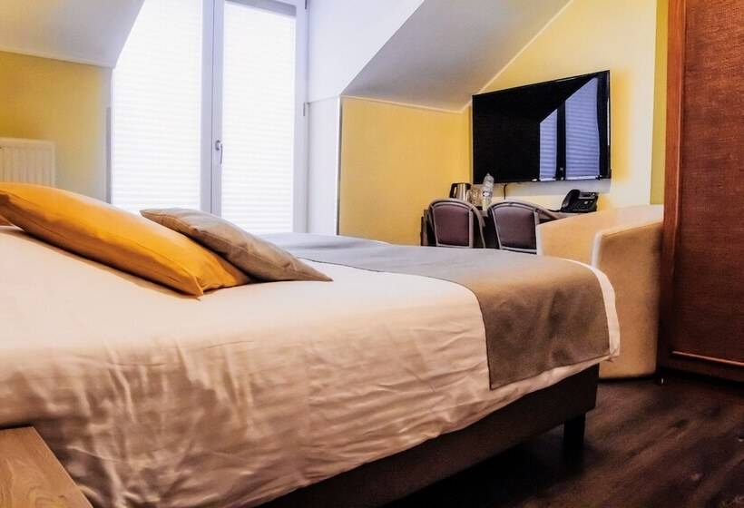 غرفة كومفورت, Des Postes