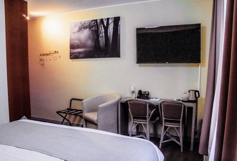 غرفة كومفورت, Des Postes