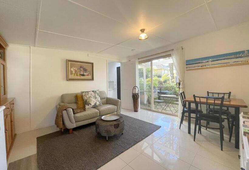 اتاق استاندارد, Bayview Studio