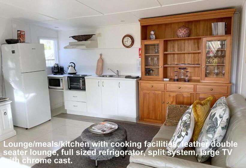 اتاق استاندارد, Bayview Studio