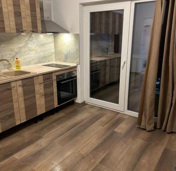 Апартаменты 1 Спальня с Балконом, Giulia Home