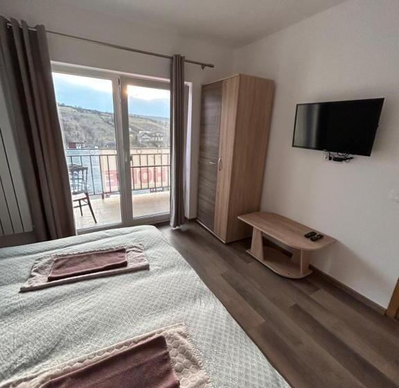 Апартаменты 1 Спальня с Балконом, Giulia Home