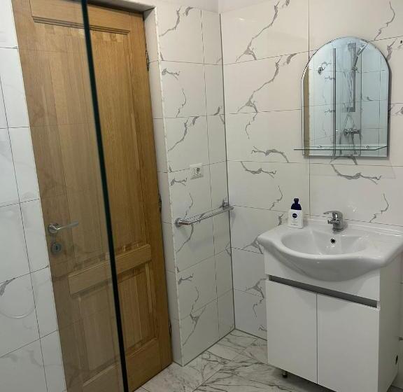 Апартаменты 1 Спальня с Балконом, Giulia Home