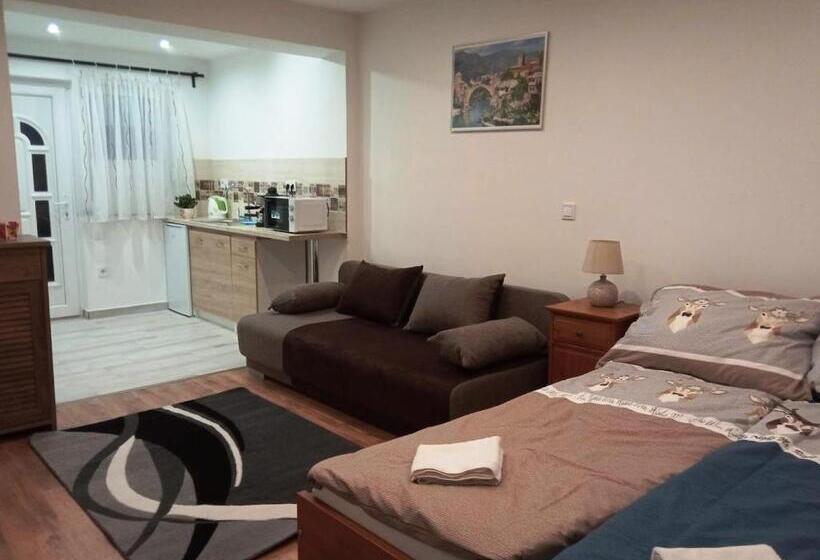 شقة غرفة واحدة, érdi Muskátlis Vendégház