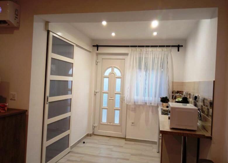 شقة غرفة واحدة, érdi Muskátlis Vendégház