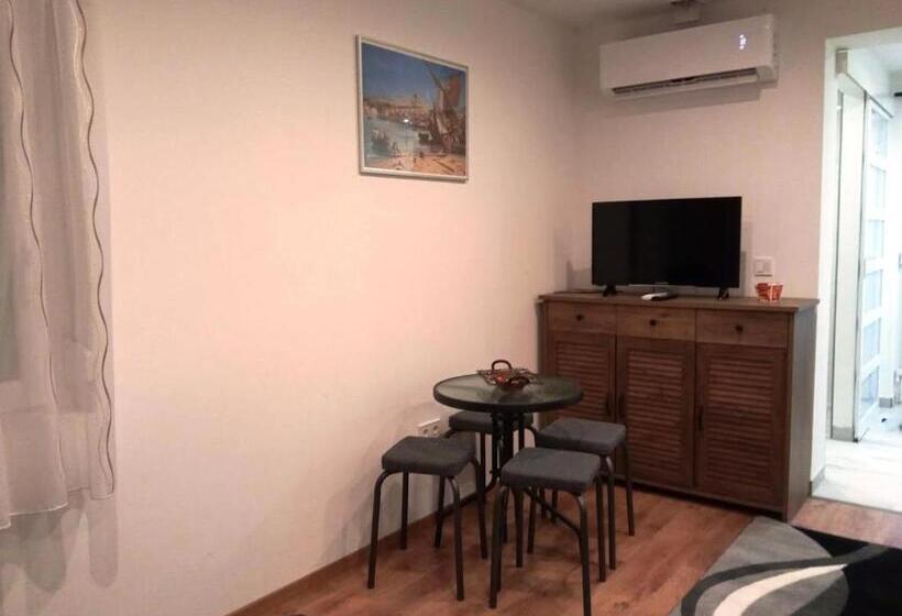 شقة غرفة واحدة, érdi Muskátlis Vendégház