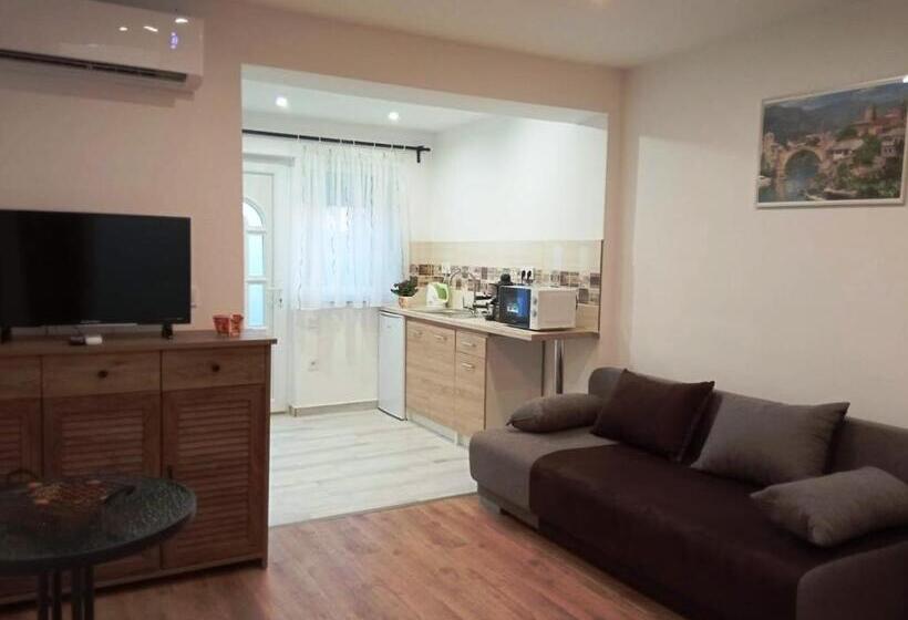 شقة غرفة واحدة, érdi Muskátlis Vendégház