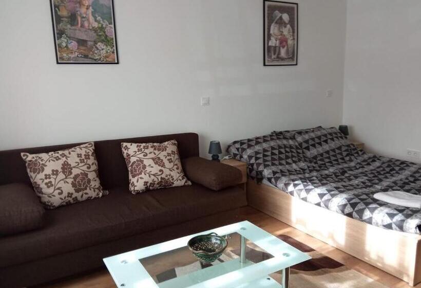 غرفة قياسية رباعية, érdi Muskátlis Vendégház