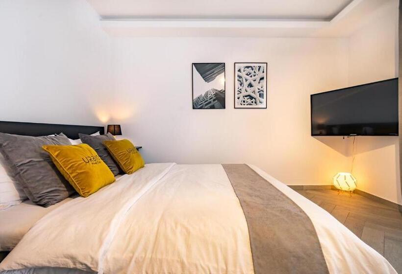 标准工作室带阳台, Urbio Private Suites